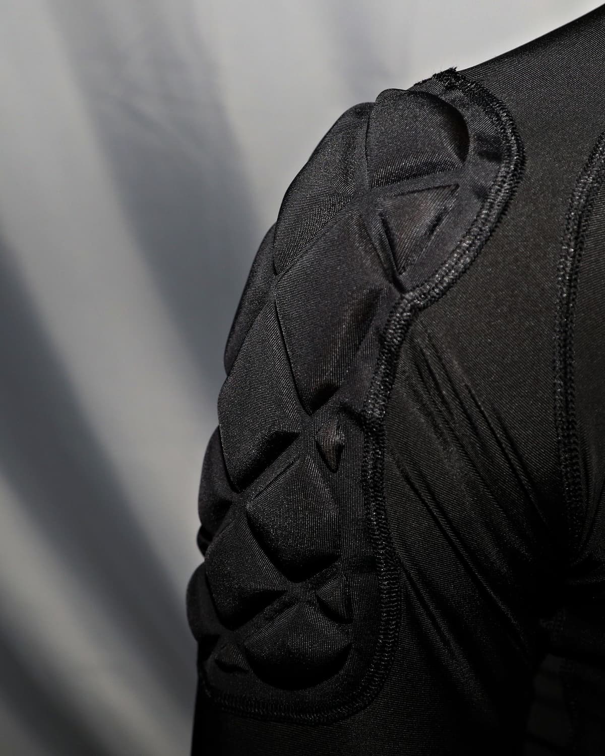 RR1 Padded Top (junior)